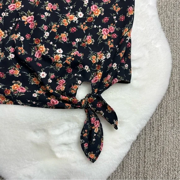 🌸 3 for $25 Dynamite V-Neck Camisole - Picture 6 of 6